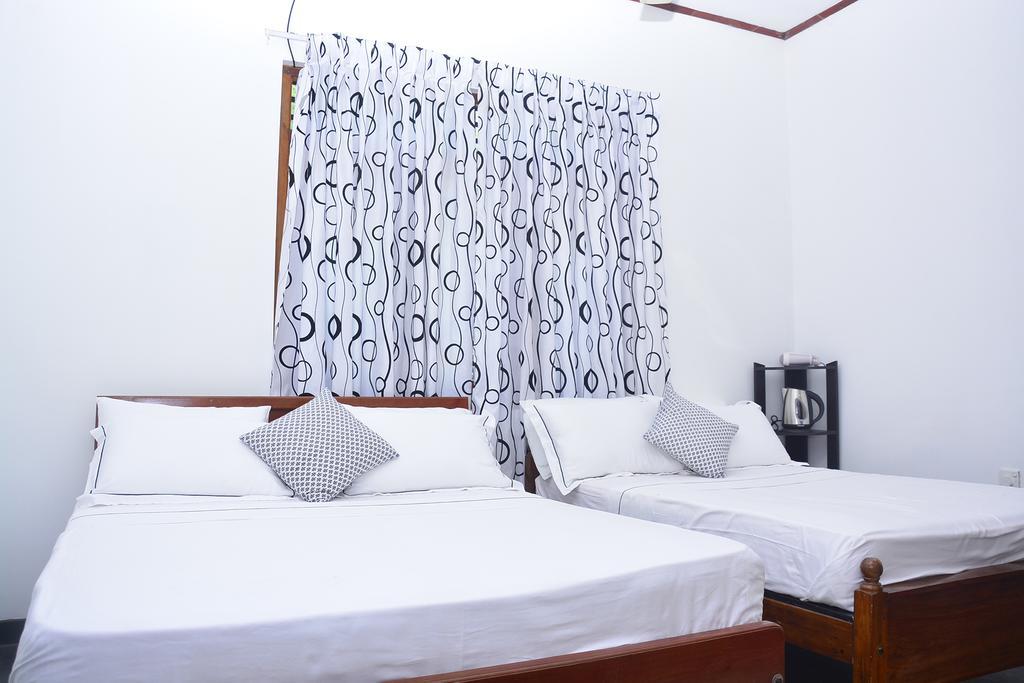Livinginn Polonnâruvâ Extérieur photo