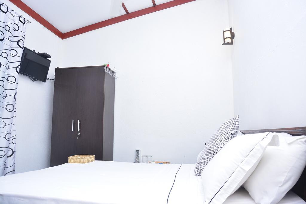 Livinginn Polonnâruvâ Extérieur photo